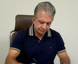 Prefeito de Patos exonera todos os servidores comissionados do município