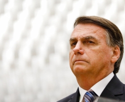 Bolsonaro é internado nos Estados Unidos após sentir 'dores abdominais'