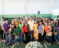 Prefeito de São José de Piranhas entrega equipamentos para servidores e alunos avaliados em mais de R$ 400 mil 