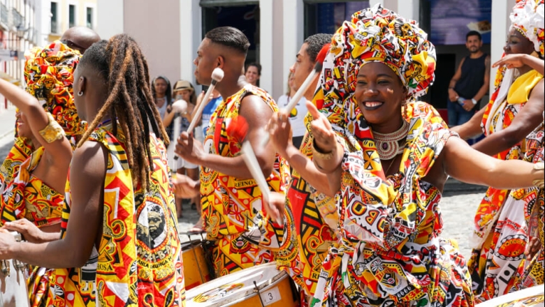 Bloco Afoxé faz estreia hoje no carnaval de rua de Cajazeiras; Imprensados volta nesta sexta-feira (17)
