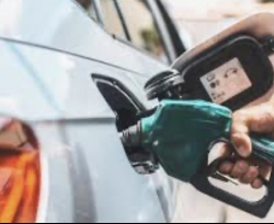 Gasolina pode subir R$ 0,69 e álcool R$ 0,24 com o retorno dos impostos federais, diz associação 