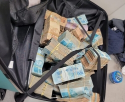 PF apreende malas cheias de dinheiro com passageiro no Aeroporto Castro Pinto, na grande João Pessoa