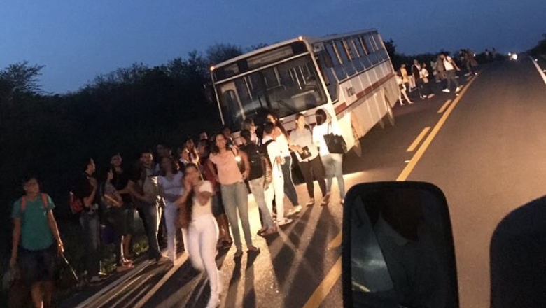 Após áudios de WhatsApp, alunos evacuam escolas em SJRP; em Uiraúna aulas são suspensas por dois dias
