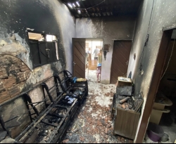 Ataques no RN: Criminosos expulsam moradores e incendeiam três casas em Natal