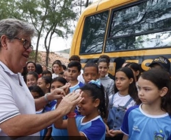 João Azevêdo entrega novos ônibus escolares nesta segunda-feira