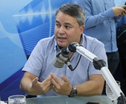 Efraim Filho insinua que Hugo Motta vai ser candidato a senador em 2026 pela oposição