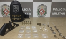 Polícia Militar prende dupla com arma e drogas, e apreende adolescentes com carro roubado na PB