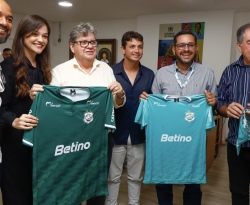 João Azevêdo e presidente da Cagepa assinam contratos de patrocínio com times de futebol da Paraíba