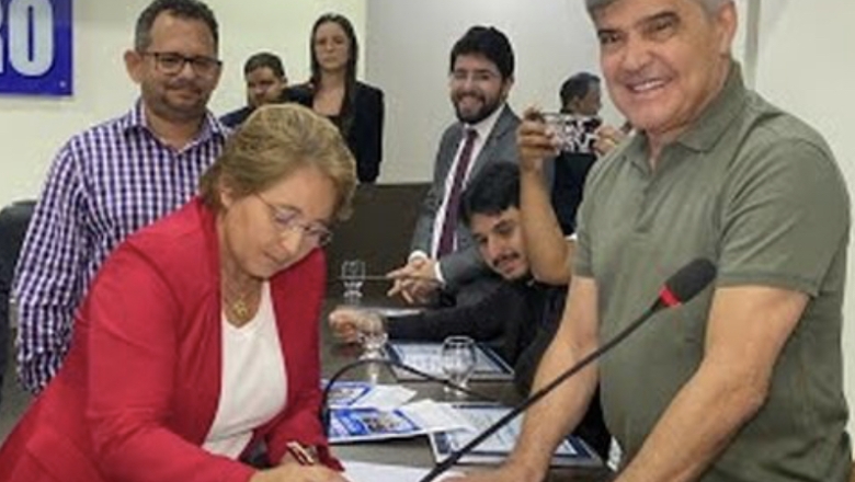 Prefeita de Uiraúna, Leninha Romão, confirma saída do PP e vai se filiar ao PL