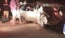 No Sertão da PB, quatro pessoas morrem após carro bater de frente com caminhão  