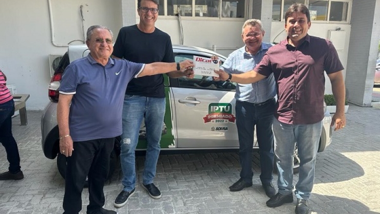 Prefeitura de Sousa realiza a entrega de automóvel ao ganhador da Campanha IPTU Premiado