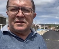 Prefeito Ceninha Lucena grava vídeo para mostrar obras de asfaltamento em Bonito de Santa Fé: “Um sonho de 30 anos"