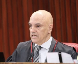 Moraes diz que TSE “em nada está inovando” na decisão de condenar Jair Bolsonaro