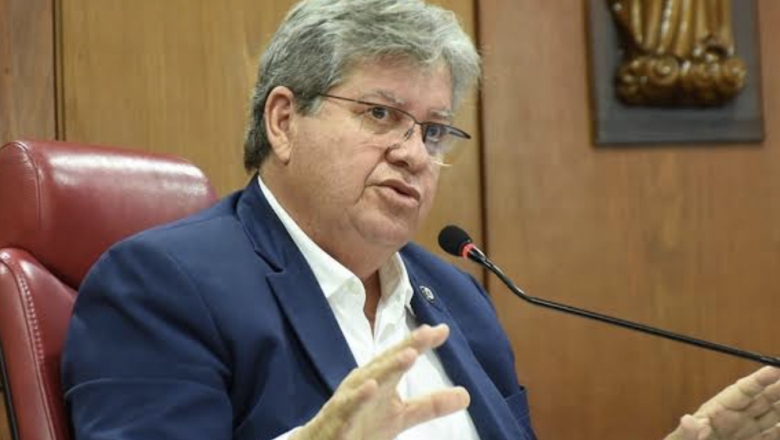 João Azevêdo e ministro Wellington Dias assinam protocolos para promoções de ações de combate à fome