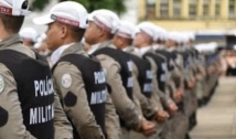 Governador da Paraíba promove 14 policiais militares por ato de bravura