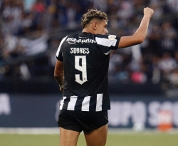 Paraibano Tiquinho marca duas vezes e comanda goleada do Botafogo contra o Coritiba 