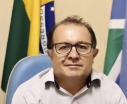Prefeito Ceninha Lucena anuncia primeira parcela do 13º dos servidores