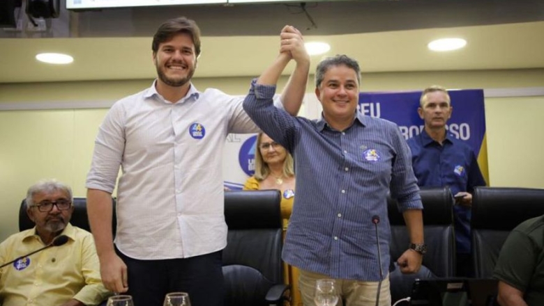 Efraim Filho abre as portas do União Brasil e aguarda Bruno Cunha Lima