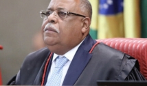 Benedito Gonçalves, do TSE, multa Bolsonaro e Braga Netto em R$ 110 mil por descumprirem decisão 