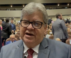 Após Tibério dizer que PSB terá candidato em 2026, João Azevêdo pontua: “Distorceram sua fala”