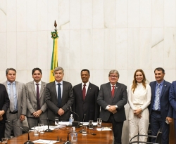 João Azevêdo se reúne com bancada federal e discute projetos estruturantes para o estado