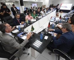 João Azevêdo, governadores e ministro Waldez Góes assinam acordo de operação sustentável das águas do São Francisco