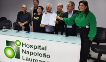 Zé Aldemir oficializa doação de terreno à direção da Fundação e Hospital Napoleão Laureano