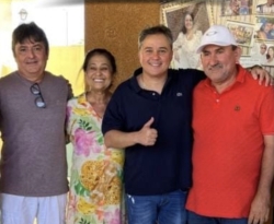 Efraim Filho reúne parte da oposição de Cajazeiras e coloca União Brasil à disposição