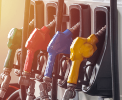 Preços de combustíveis praticados internamente estão “no limite” para reajuste, diz ministro de Minas e Energia