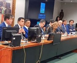 Wilson Santiago participa de encontro da bancada federal da PB com prefeitos e discute demandas dos municípios