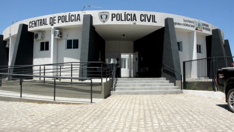 Polícia prende idoso acusado de estuprar afilhada de 8 anos em Cajazeiras; delegada diz que foi procurada pela mãe da criança