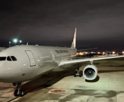 Quinto avião da FAB com 215 brasileiros e 16 pets chega ao Brasil