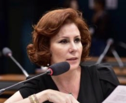 Zambelli e ex-assessores de Bolsonaro estão entre  61 pedidos de indiciamento da CPMI