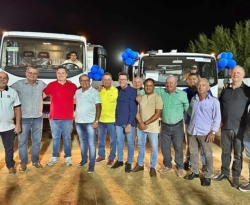 Prefeito Ceninha Lucena entrega novos veículos para a população de Bonito de Santa Fé
