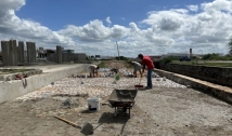 Em Sousa, gestão Tyrone intensifica construção da Praça da Bíblia no bairro Gato Preto