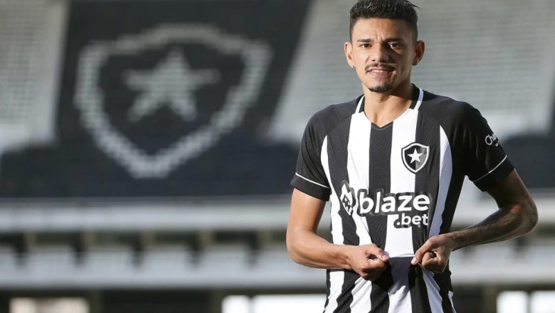 Grêmio faz proposta por paraibano Tiquinho Soares do Botafogo; time carioca recusa