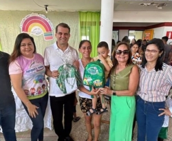 Bal Lins inicia distribuição de fardamentos e mochilas em creches em São José de Piranhas