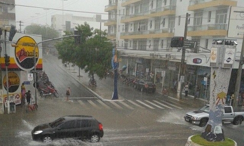 Semana começa com chuvas intensas em toda a Paraíba, alerta Inmet