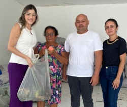 Em Sousa, secretária Mariana Cartaxo participa da primeira etapa de entrega de alimentos do PAA