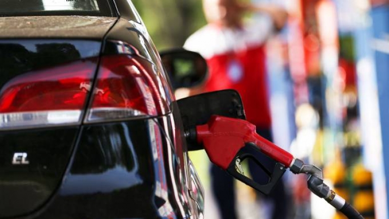 Gasolina e diesel ficam mais caros, enquanto preço do etanol cai