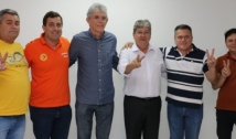 Presidente do PSDB anuncia apoio a João