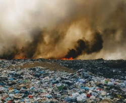 Incêndio atinge lixão na cidade de Patos e Corpo de Bombeiros faz alerta