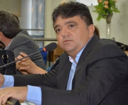 Roselânio Lopes esclarece permanência na liderança da oposição na Câmara de Cajazeiras