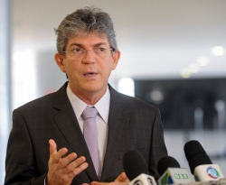 Ricardo Coutinho se posiciona contra privatização da Eletrobras e da Chesf