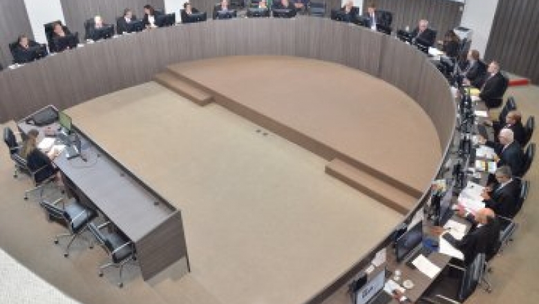 Pleno concede cautelar e suspende dispositivos de Lei Municipal de Patos sobre contratação temporária
