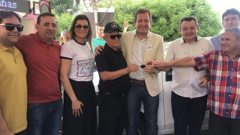 Prefeito de Sousa entrega premiações aos ganhadores da Campanha IPTU Premiado