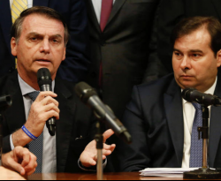 Bolsonaro: rusgas com Maia foram 'chuva de verão' e assunto é 'página virada'