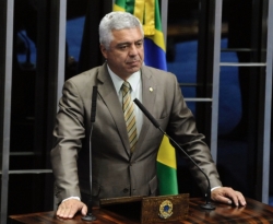 Partido de Bolsonaro quer disputar presidência do Senado e pode atrapalhar Tasso Jereissati