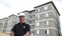 Prefeito de Cajazeiras inspeciona Residencial e construtora agiliza conclusão de obras do conjunto habitacional