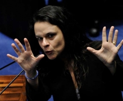 Janaina Paschoal entra com pedido de impeachment contra Dias Toffoli 